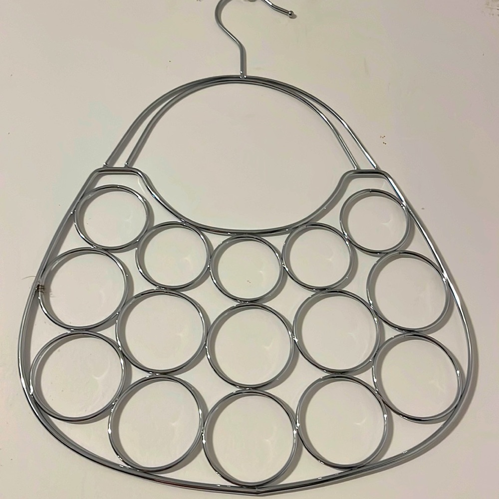 Scarf holder